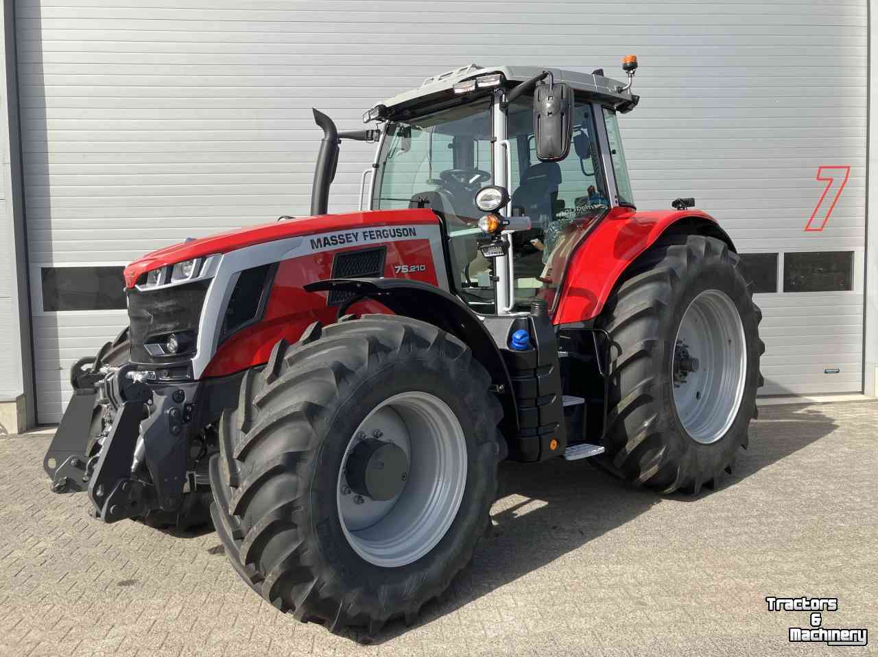 Tractor Massey Ferguson 7S.210 Dyna-VT