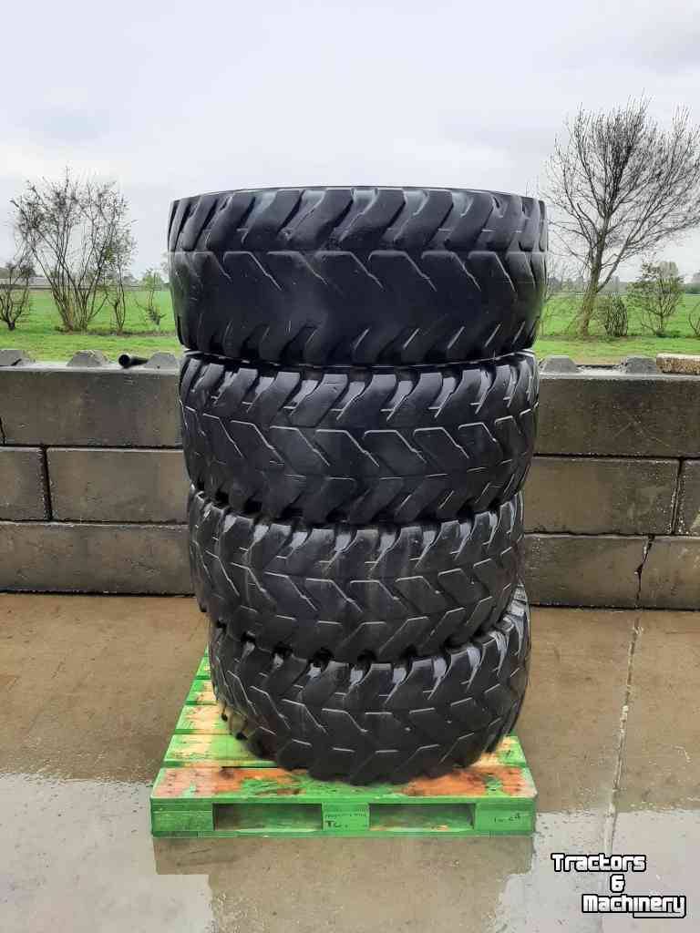 Wheels, Tyres, Rims & Dual spacers Vredestein 46070R24  460/70Xr24   Endurion banden