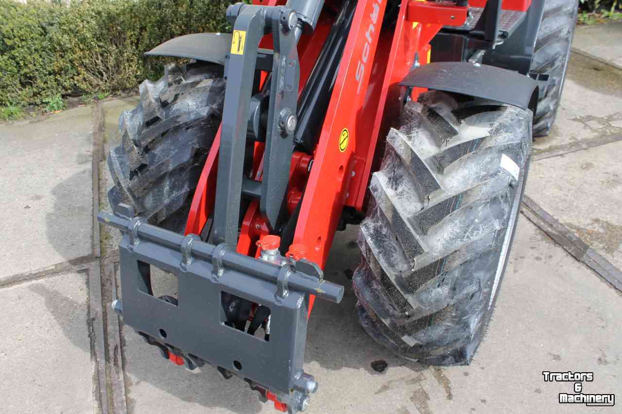 Wheelloader Schäffer 3650 minishovel shovel wiellader rode agri-lijn landbouwshovel