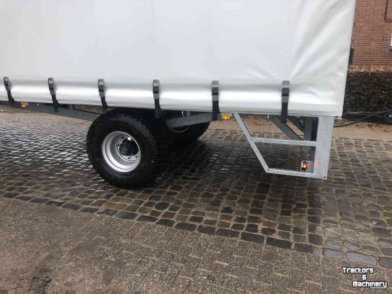 Sailcloth wagon / Harvester wagon Heuvelmans Oogstwagens en Zeilwagens