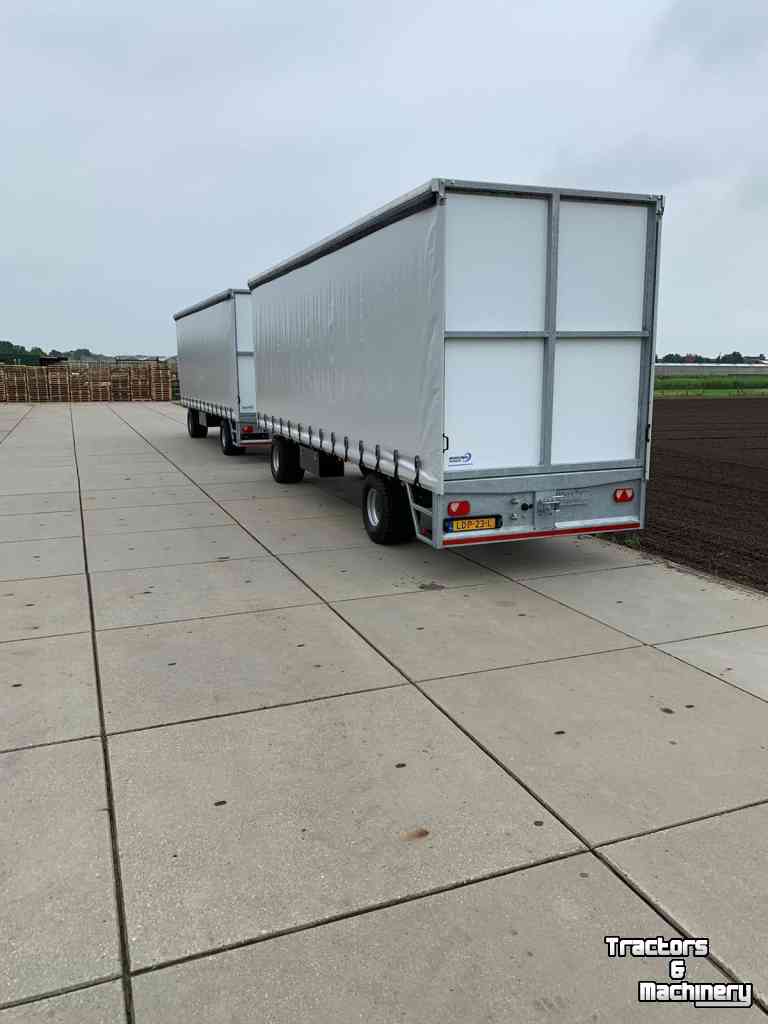 Sailcloth wagon / Harvester wagon Heuvelmans Oogstwagens en Zeilwagens
