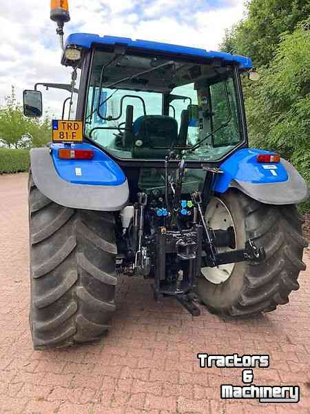 Tractor New Holland T5070 + Frontlader Mailleux T10