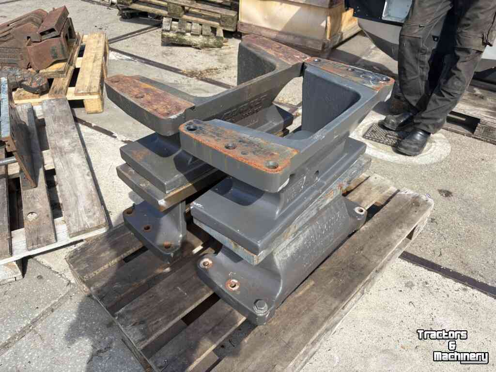 Used parts for tractors Claas 4x Moederblok / Moederblokken