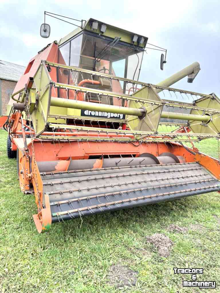 Combine Dronningborg D 8000 S Combine