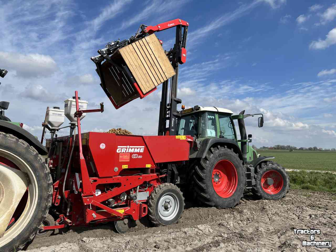 Bulk box tipper Vegniek RM350 vooroverkantelaar