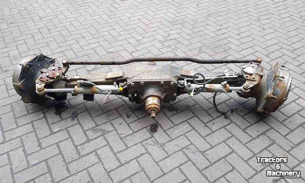 Diverse used spare-parts New Holland Vooras / Front Axle compleet vast model 87745935 / 9184008