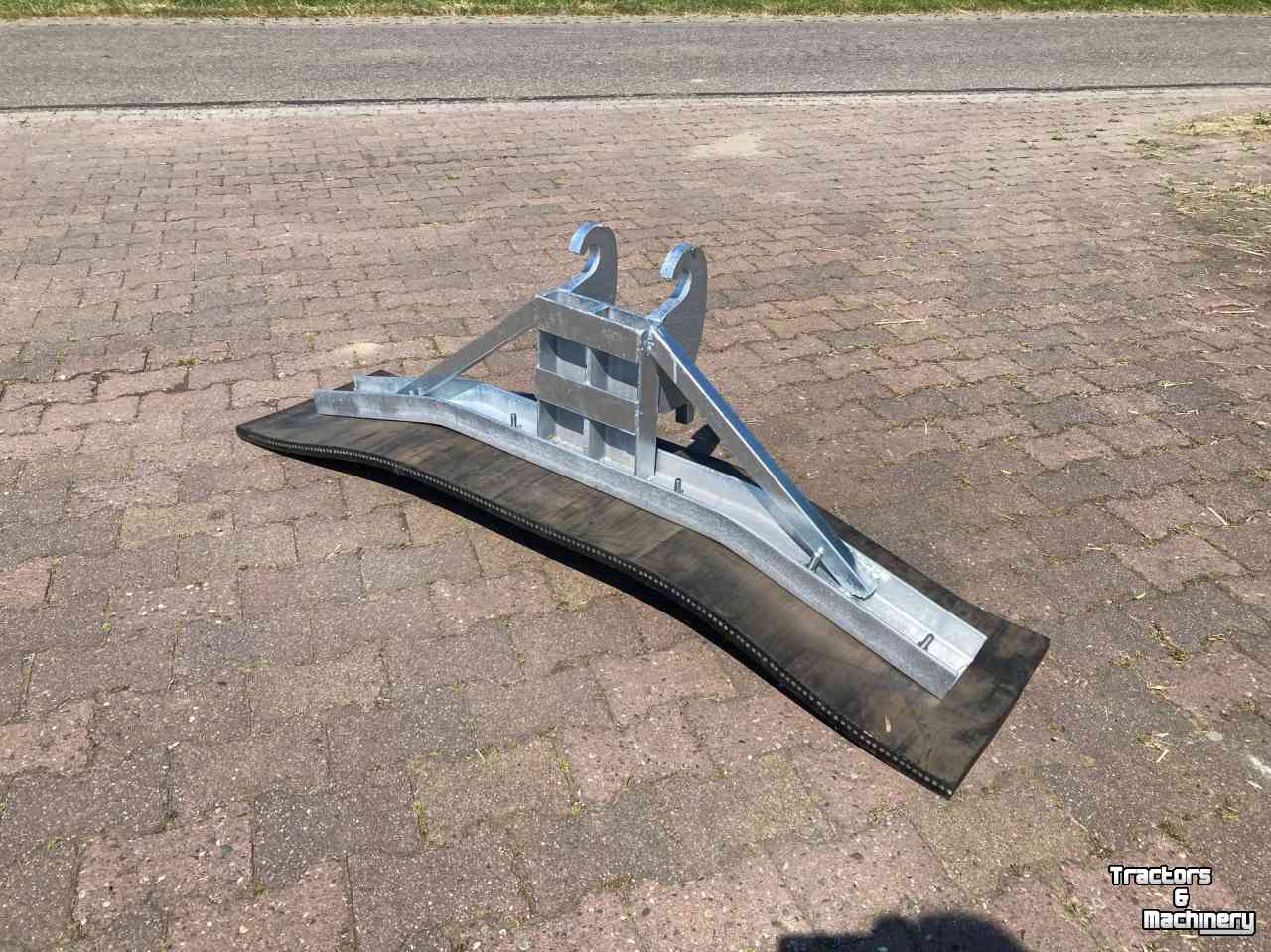 Rubber yard scraper  Rubberschaaf  schuif met CW 05 aansluiting