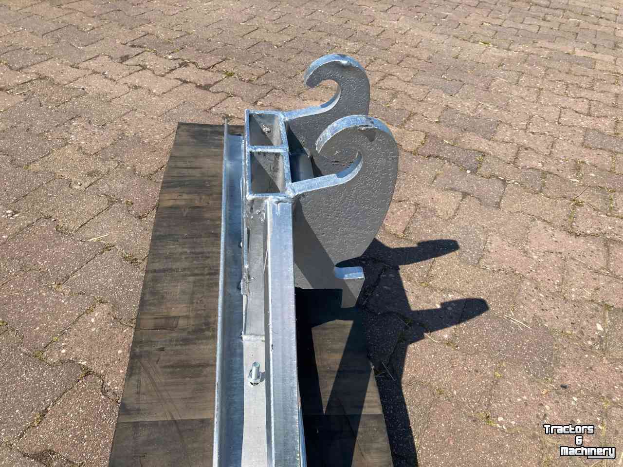 Rubber yard scraper  Rubberschaaf  schuif met CW 05 aansluiting