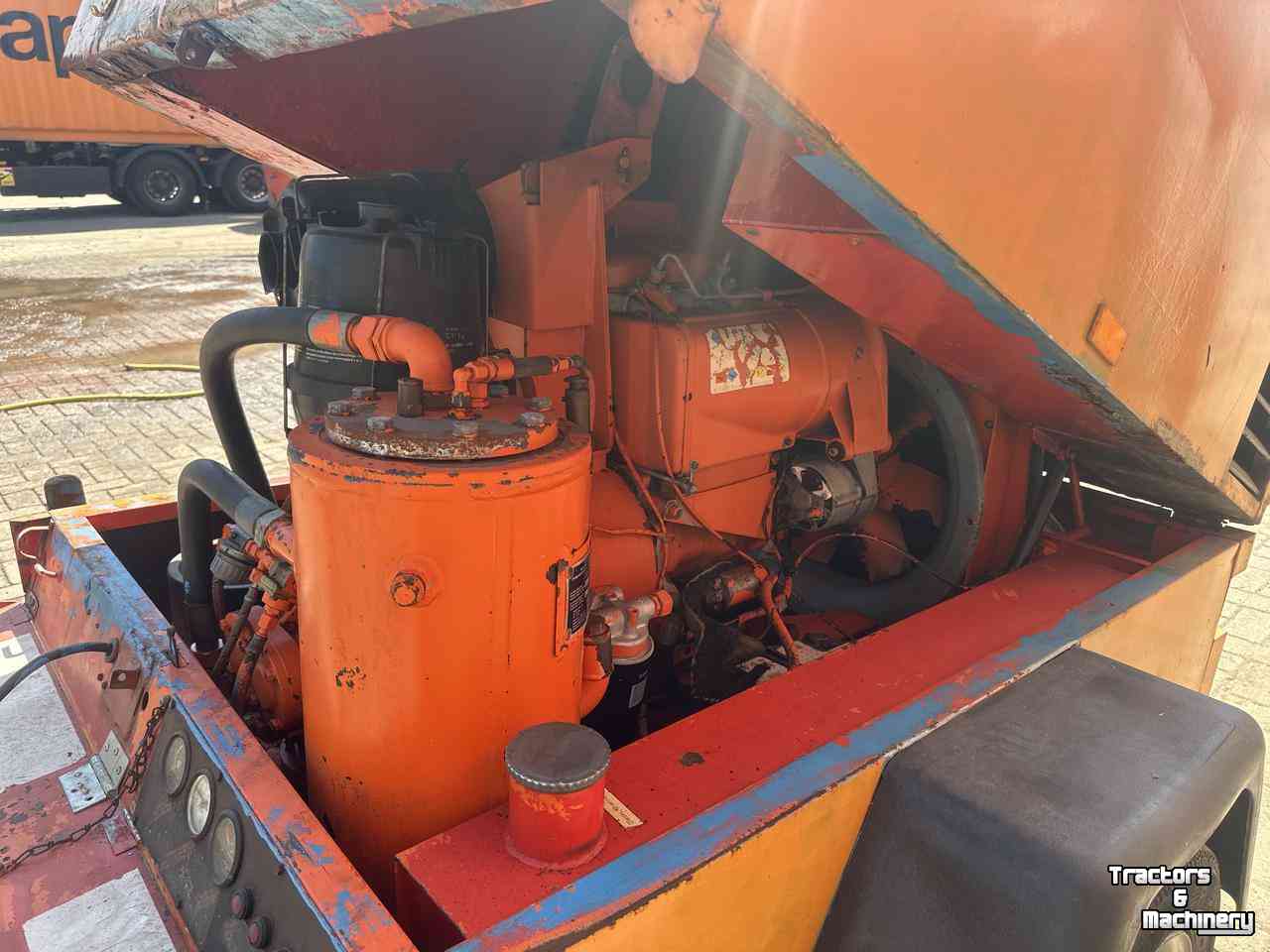 Mobile compressor Mannesmann Demag Luchtcompressor