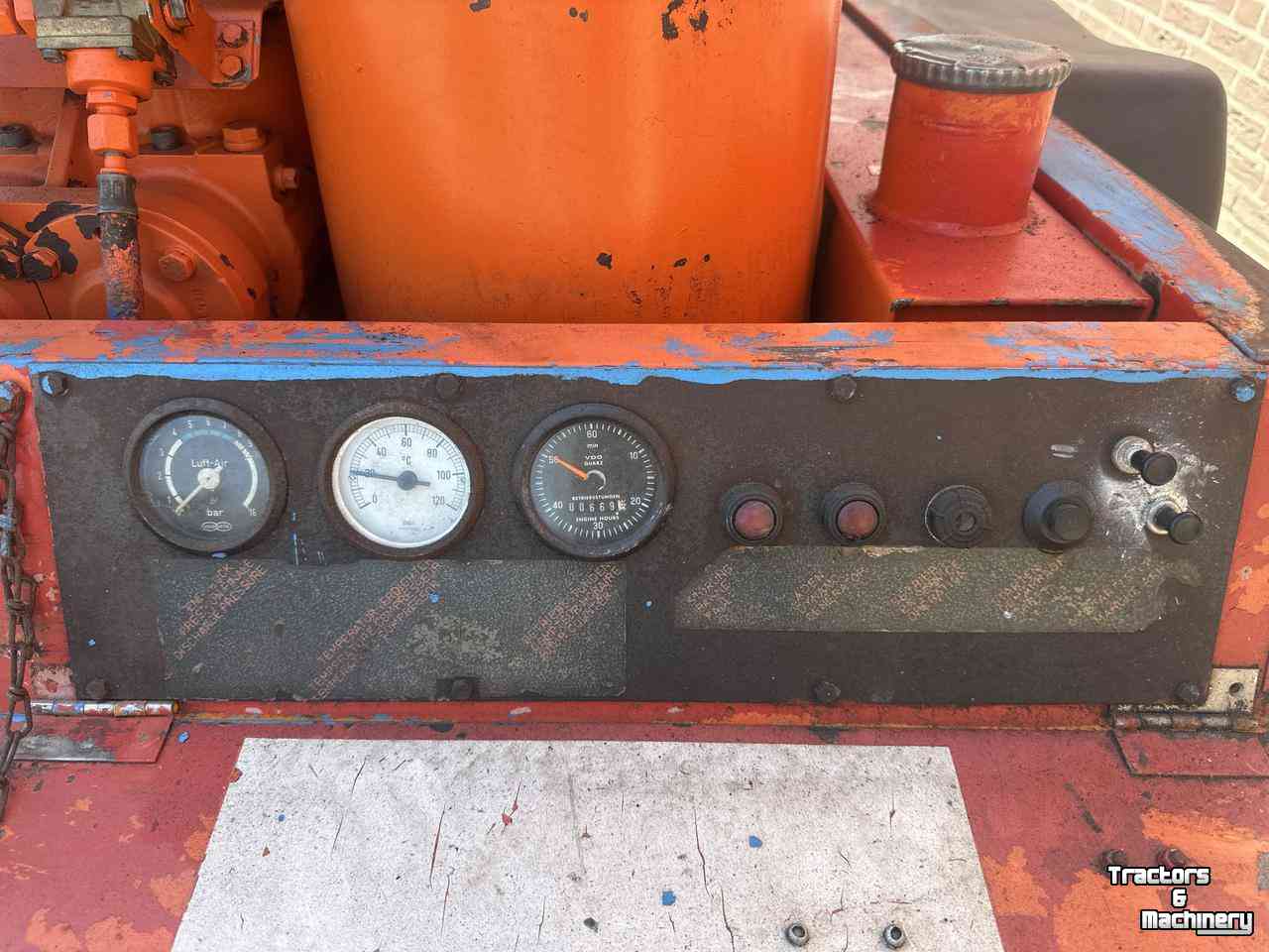 Mobile compressor Mannesmann Demag Luchtcompressor