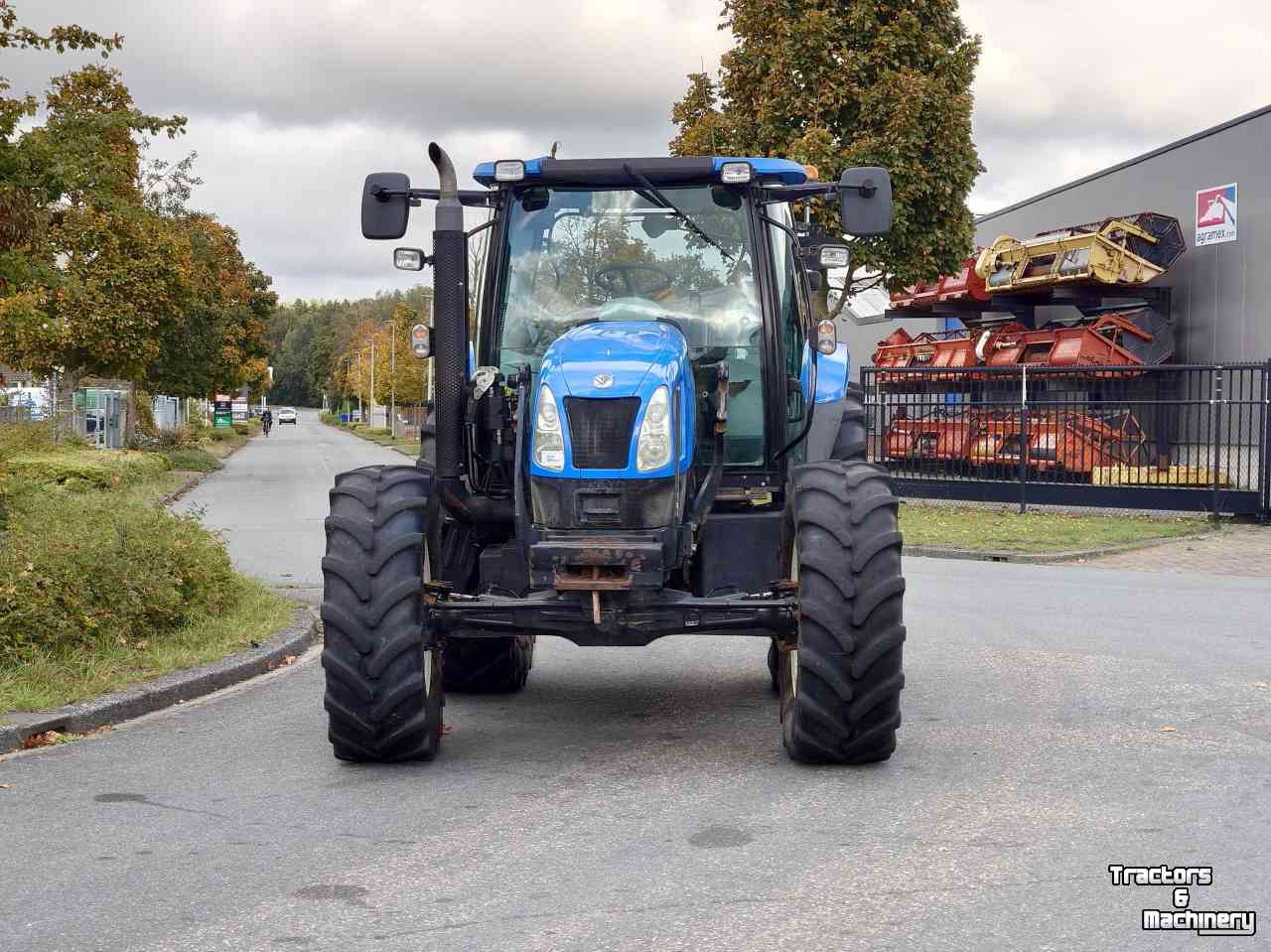 Tractor New Holland T6020 Plus
