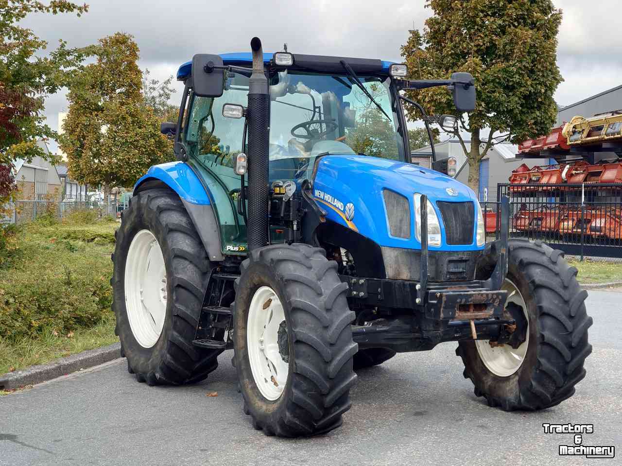 Tractor New Holland T6020 Plus