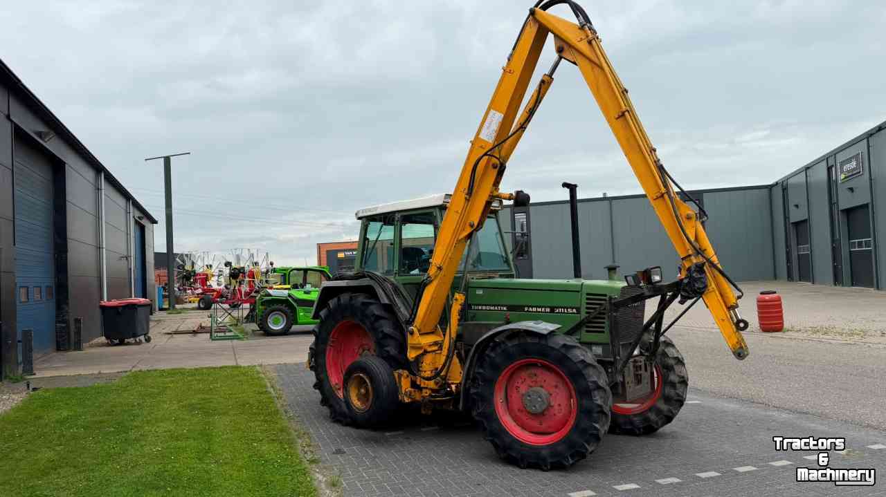 Tractor Fendt 311 LSA met Herder maaiarm
