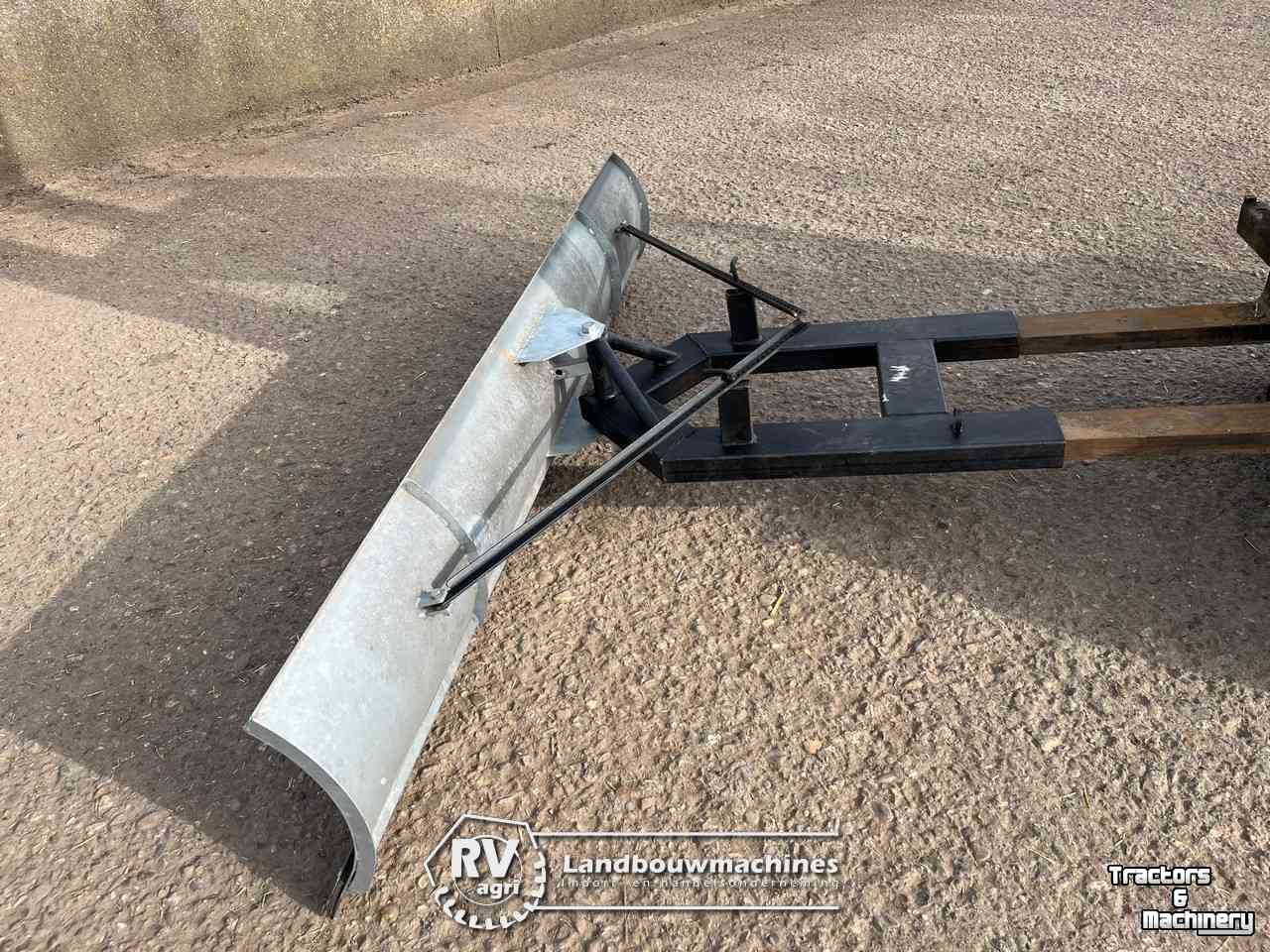 Rubber yard scraper  Schuif 225 cm lepelinsteek