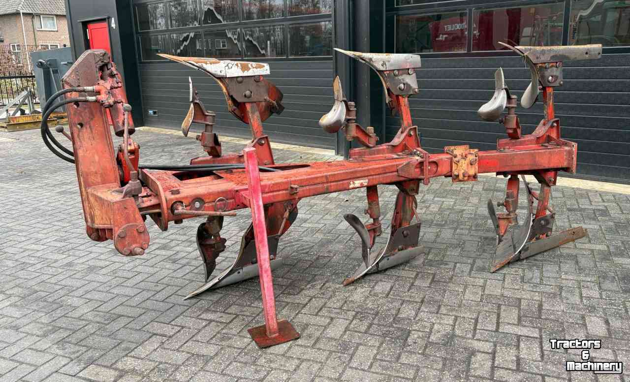 Ploughs Krone Askan 140/3