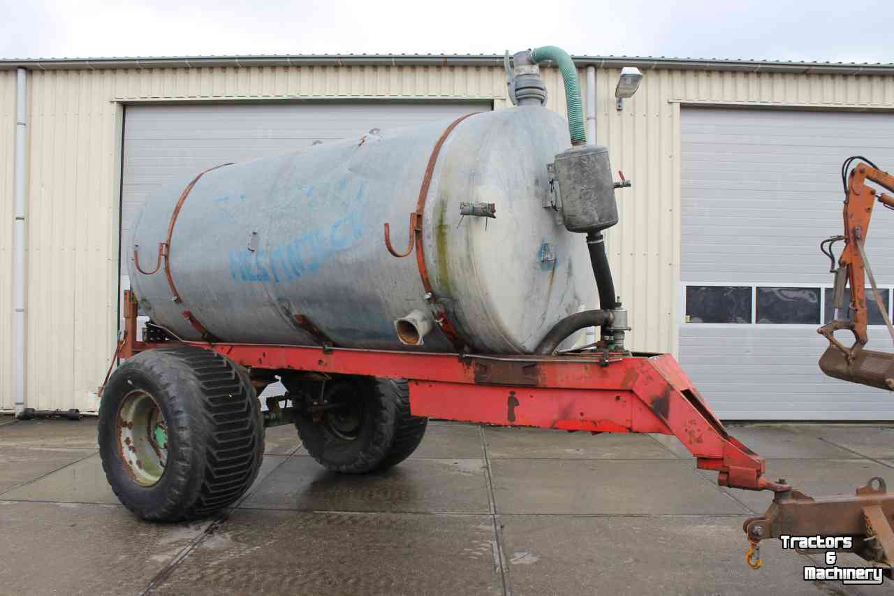 Slurry tank Beco MT6800 liter enkelas mesttank giertank vacuumtank waterwagen