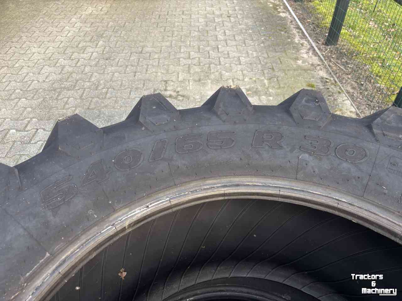 Wheels, Tyres, Rims & Dual spacers Trelleborg 540/65R30 TM800 99%
