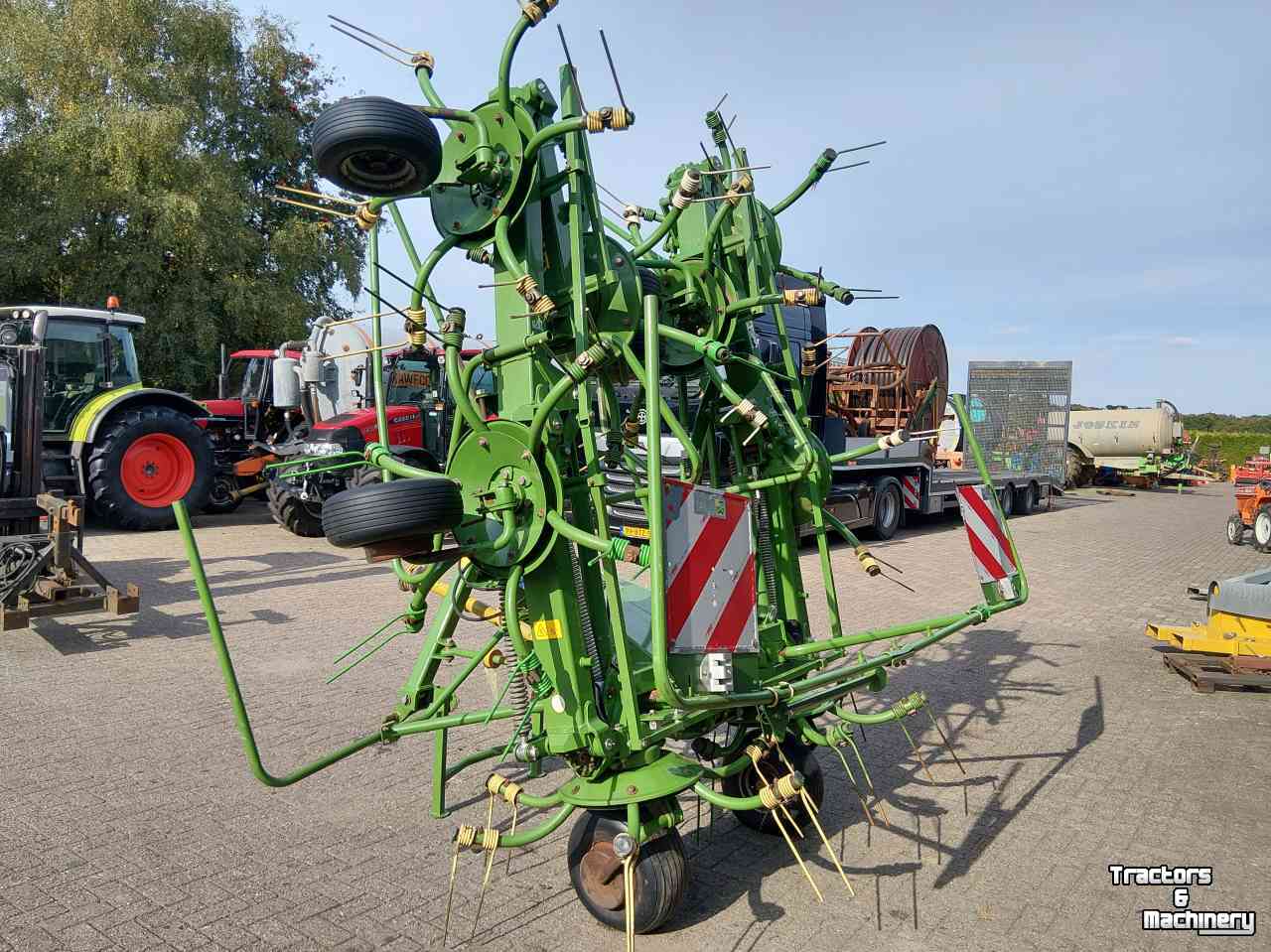 Tedder Krone KW 8.82 Schudder