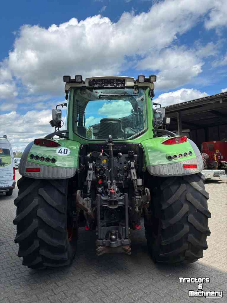 Tractor Fendt 718 Vario SCR tractor