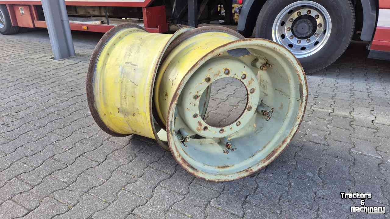 Wheels, Tyres, Rims & Dual spacers John Deere Lemmerz 15x26 velgen voor John Deere 10 gaats