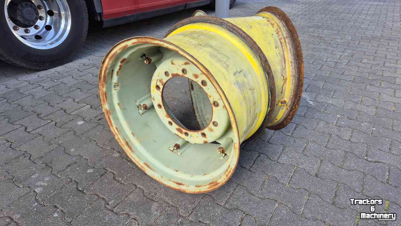 Wheels, Tyres, Rims & Dual spacers John Deere Lemmerz 15x26 velgen voor John Deere 10 gaats