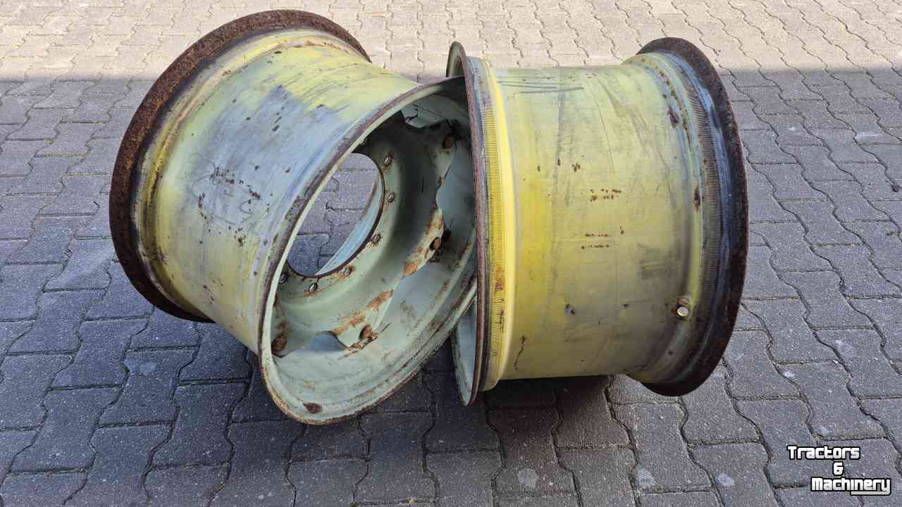 Wheels, Tyres, Rims & Dual spacers John Deere Lemmerz 15x26 velgen voor John Deere 10 gaats