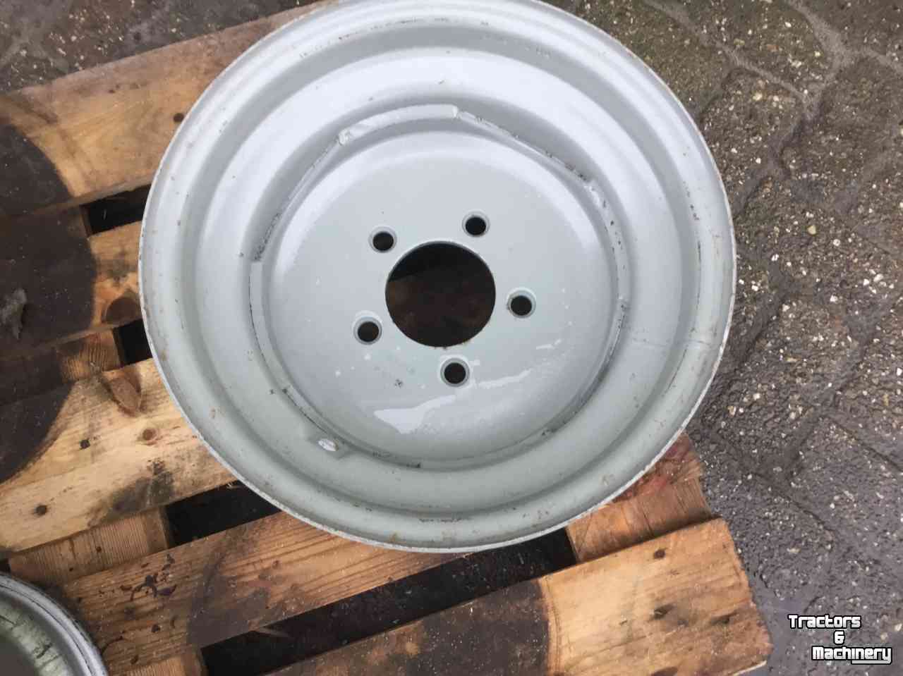 Wheels, Tyres, Rims & Dual spacers  9x15
