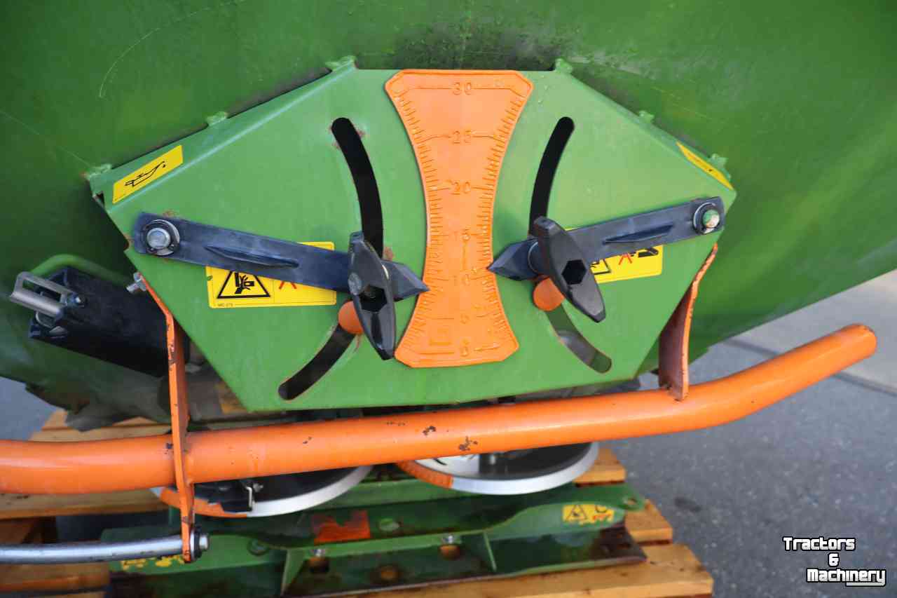 Fertilizer spreader Amazone ZA-X Perfect