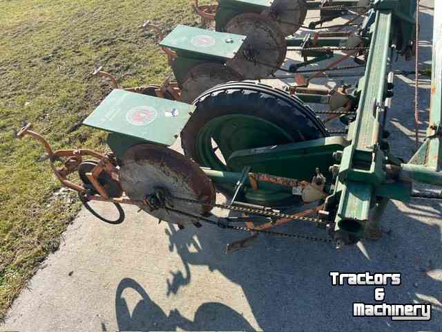 Seed drill  bietenzaaier