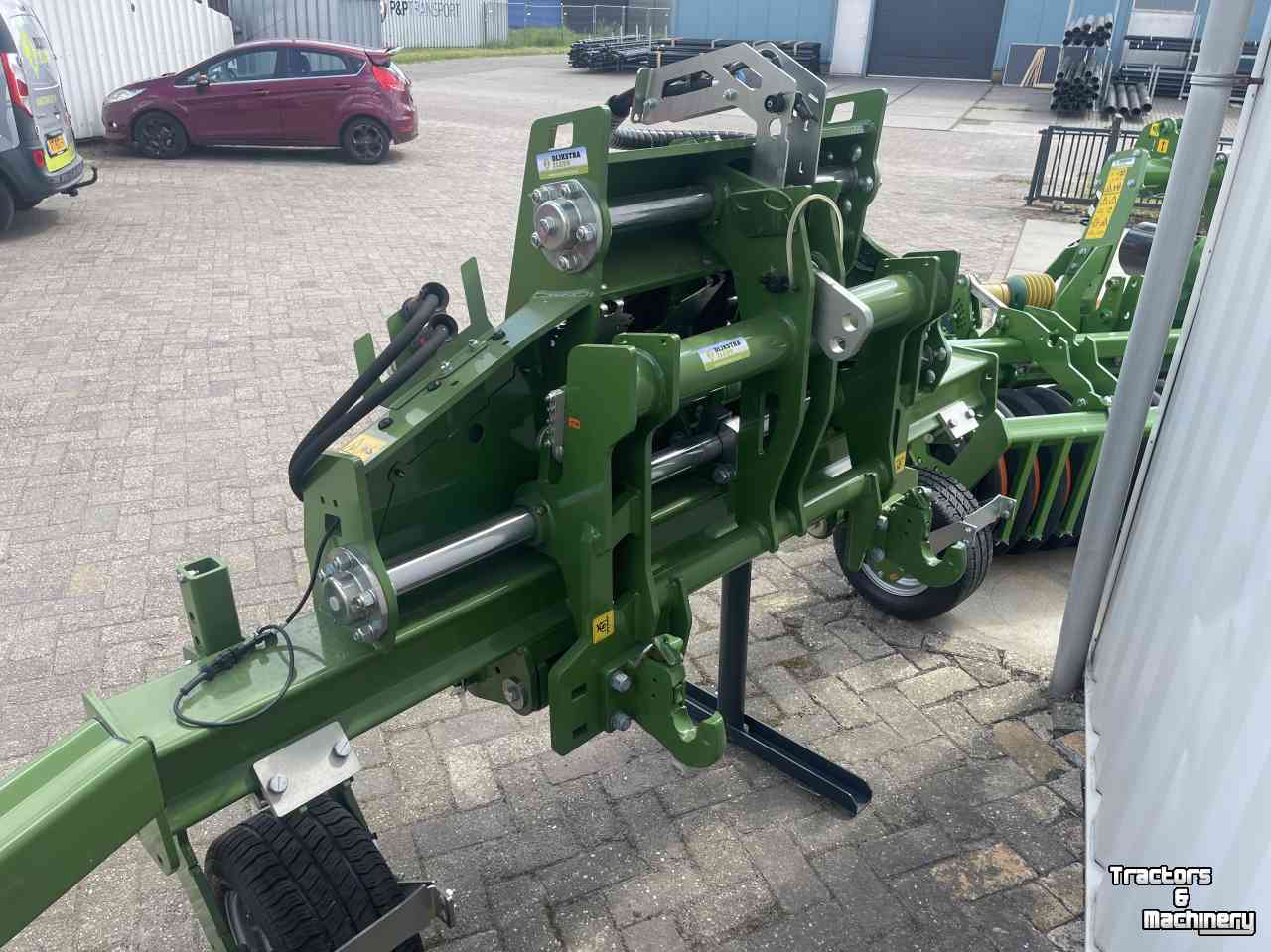 Inter-row cultivator Amazone VR2 Verschuifframe Schmottzer Camera