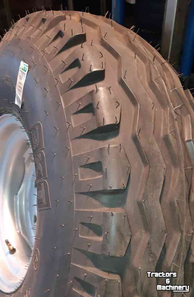 Wheels, Tyres, Rims & Dual spacers BKT 12,5/80-15,3 BKT 14ply