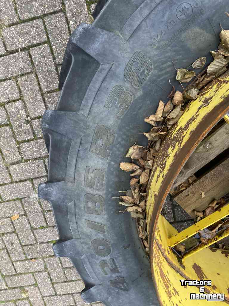 Wheels, Tyres, Rims & Dual spacers John Deere Dubbellucht 16.9R38 John Deere 6200