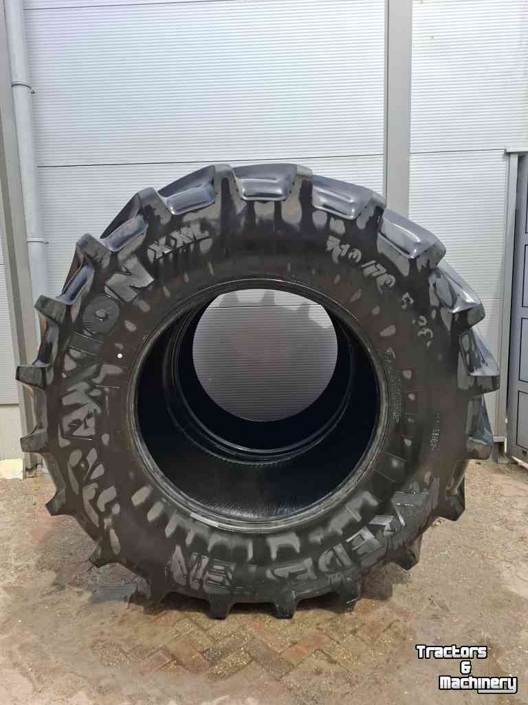 Wheels, Tyres, Rims & Dual spacers Vredestein 710/70R38