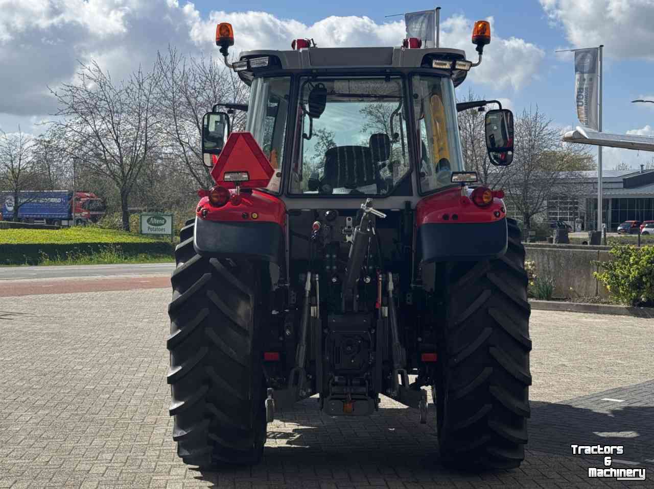 Tractor Massey Ferguson 5S145 EFFICIENT, DYNA 6, Stage V vol geveerd voorlader FL4220,  467 uren!!