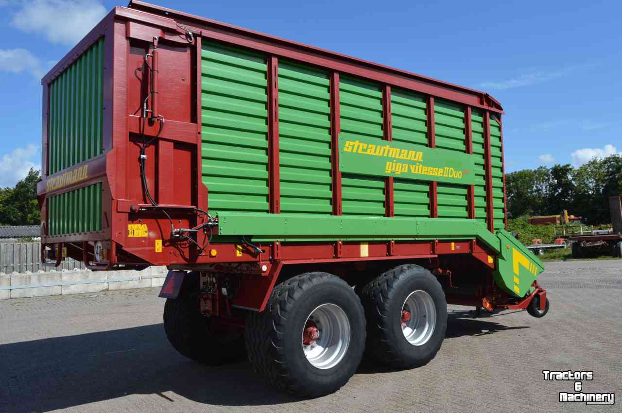 Self-loading wagon Strautmann Giga Vitesse 2 duo plus