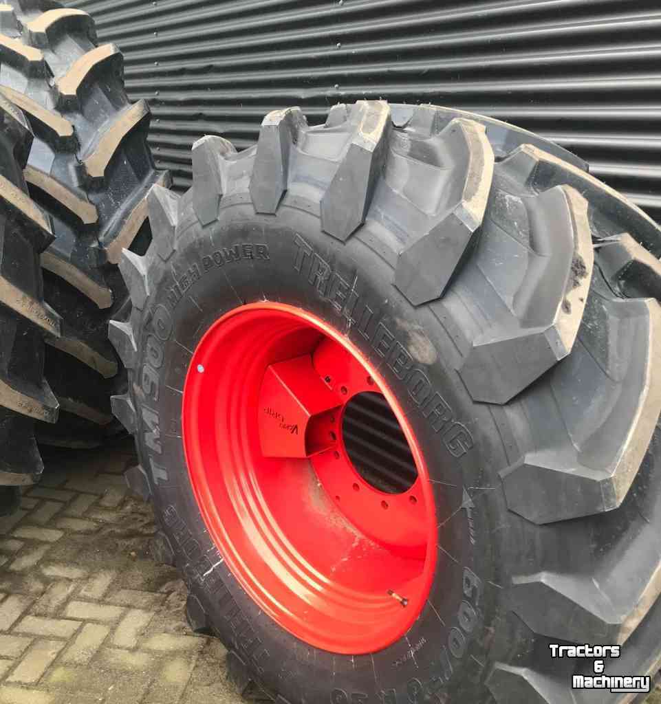 Wheels, Tyres, Rims & Dual spacers Trelleborg 600/70R30 + 710/70R42 100% TM 900