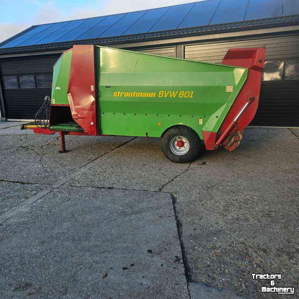 Silage-block distribution wagon Strautmann BVW 801