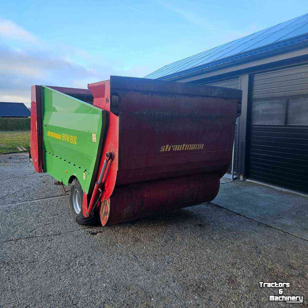 Silage-block distribution wagon Strautmann BVW 801