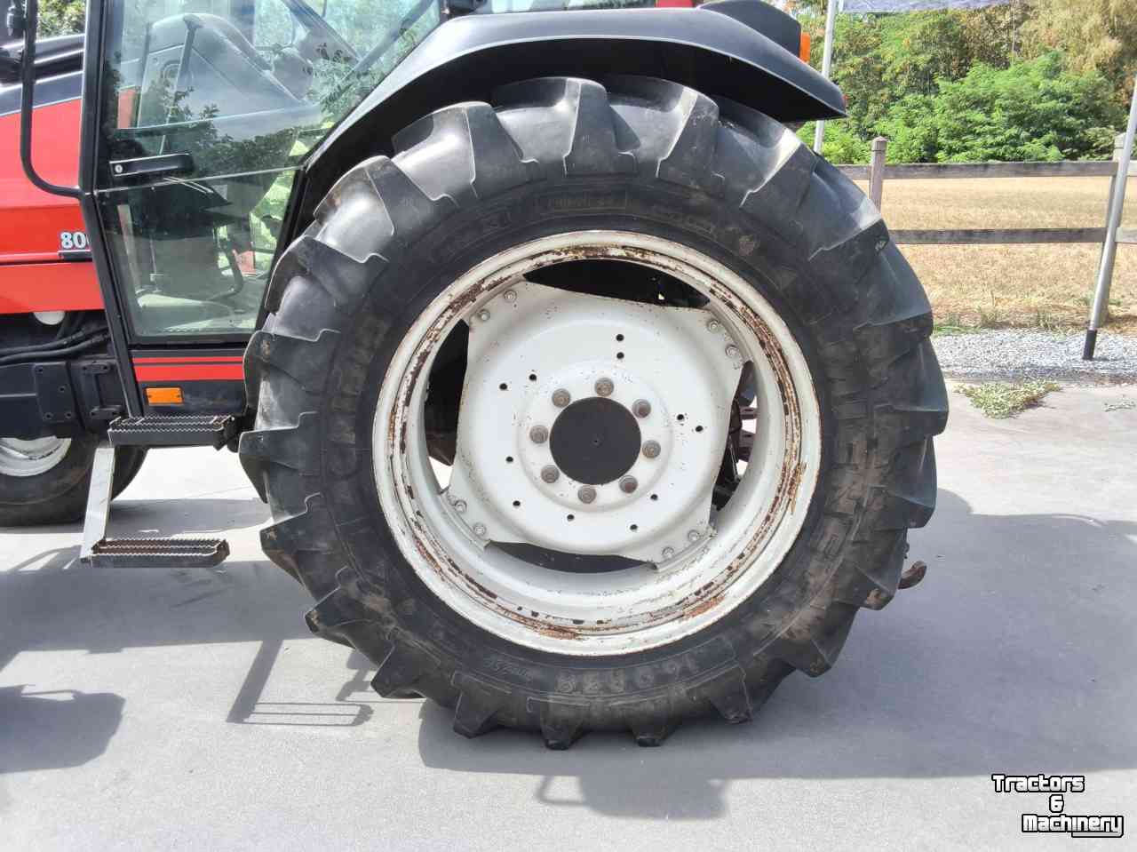 Tractor Valtra 800