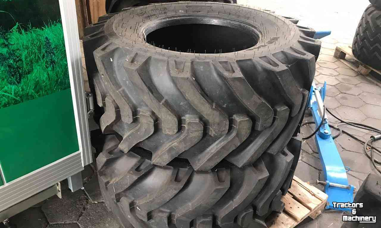 Wheels, Tyres, Rims & Dual spacers BKT 18-22.5 losse banden 4 stuks