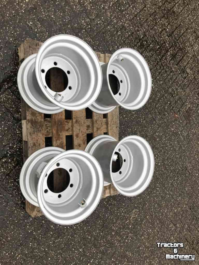 Wheels, Tyres, Rims & Dual spacers  13W15