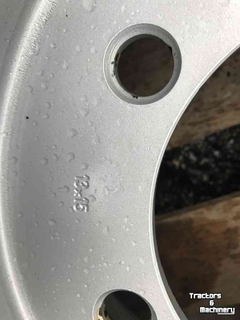 Wheels, Tyres, Rims & Dual spacers  13W15