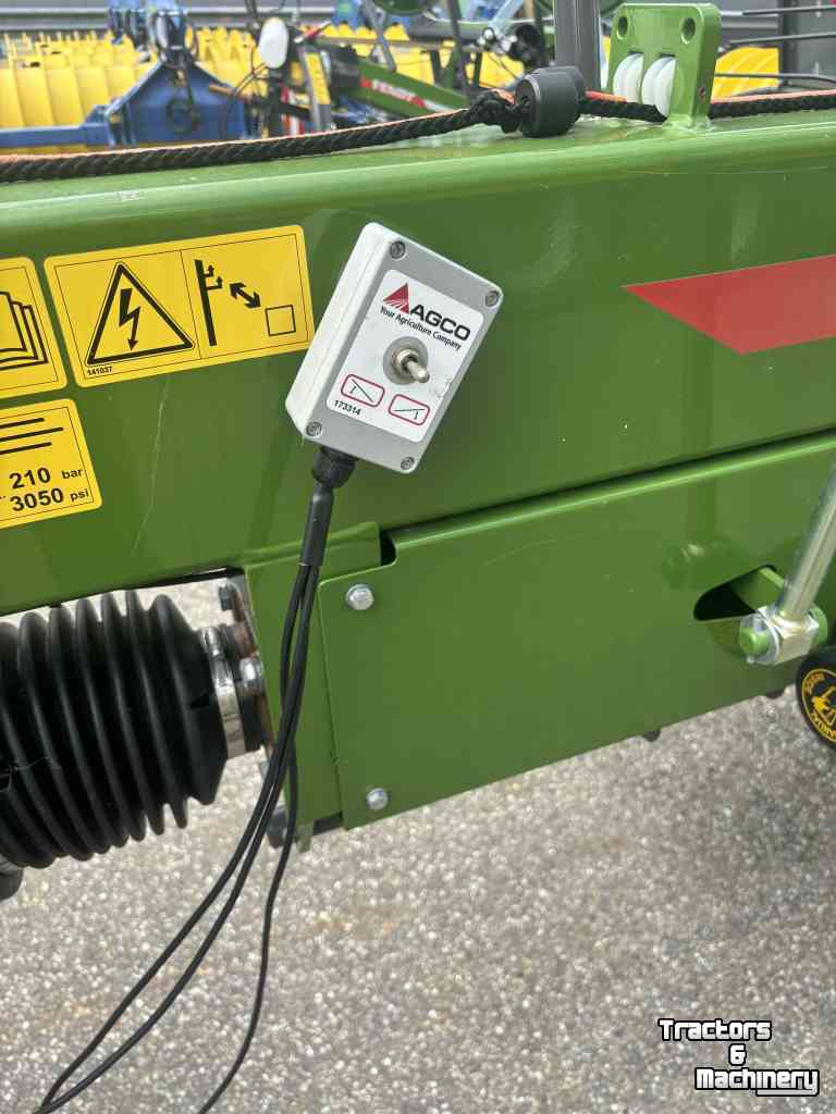 Rake Fendt Former 880
