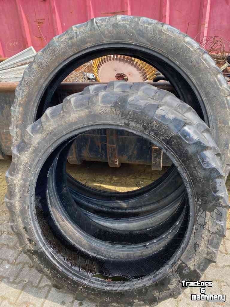Wheels, Tyres, Rims & Dual spacers Alliance 270/95R54 270/95R38