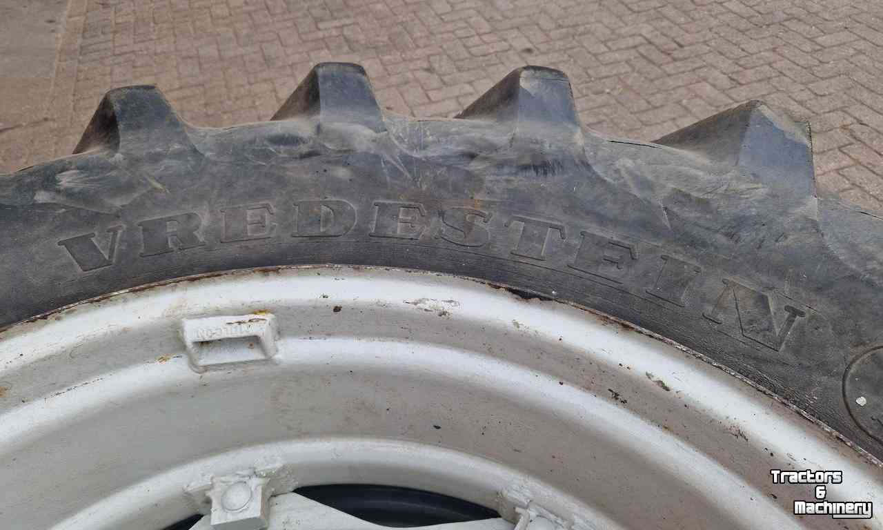 Wheels, Tyres, Rims & Dual spacers Vredestein 18.4x38 40% Radiaal