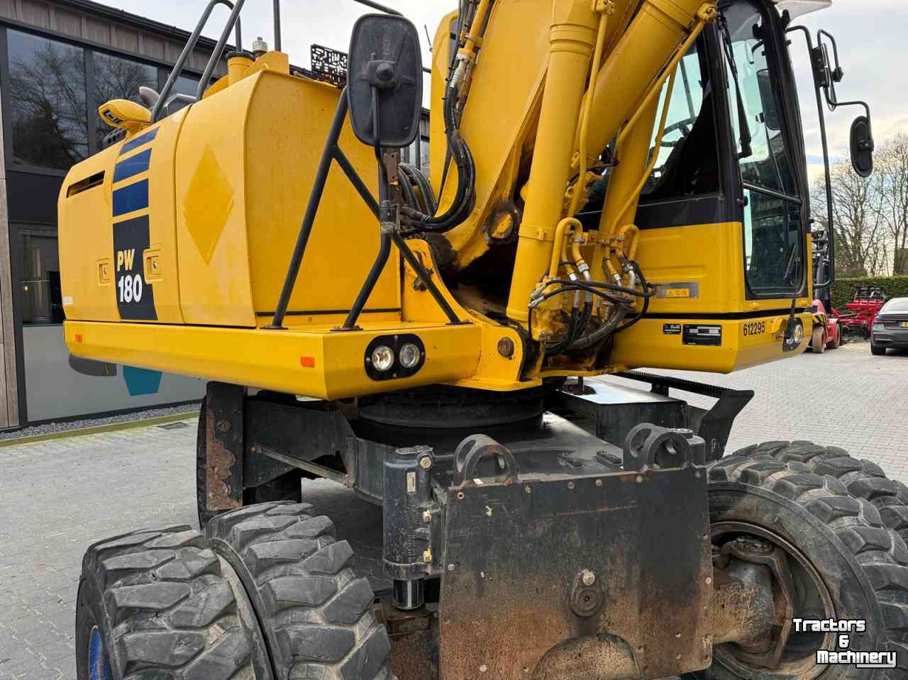Excavator mobile Komatsu PW18-10