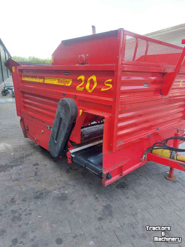 Silage-block distribution wagon Schuitemaker Amigo 20 S