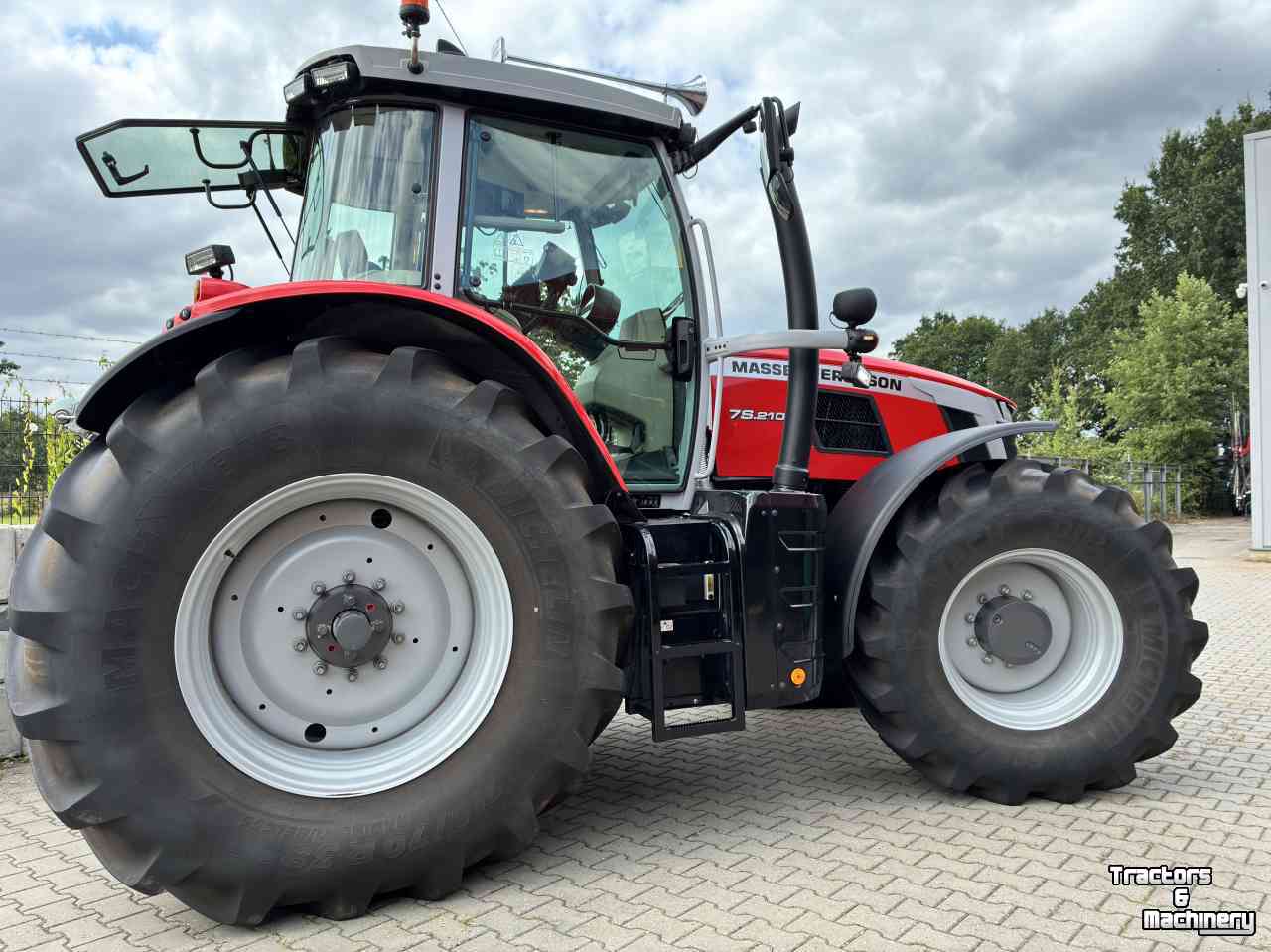 Tractor Massey Ferguson 7S.210 Dyna-VT Exclusive
