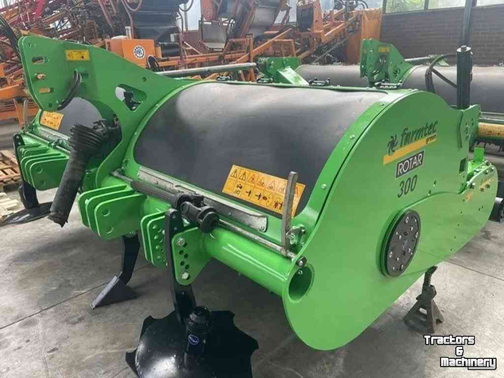 Spader machine Farmtec Rotar 300 Spitter / Spitmachine met rotorkopeg en spikerol / Overjarig / Demo