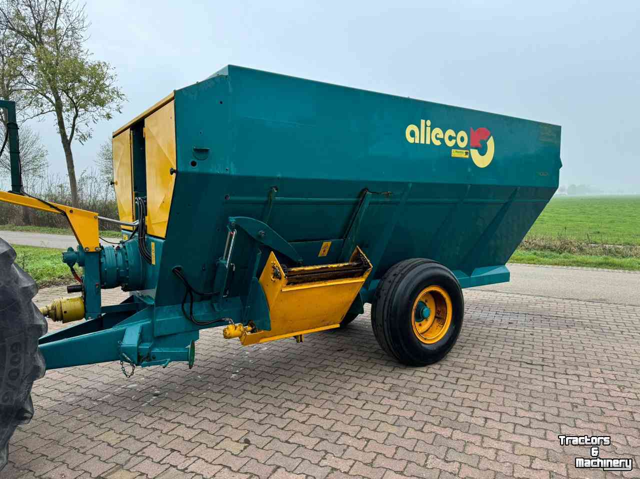 Horizontal feed mixer Marmix UNI 13 voermengwagen  Marmix Alieco